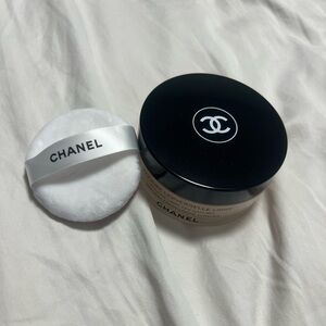 CHANEL POUDRE UNIVERSELLE LIBRE - Natural Finish Loose Powder